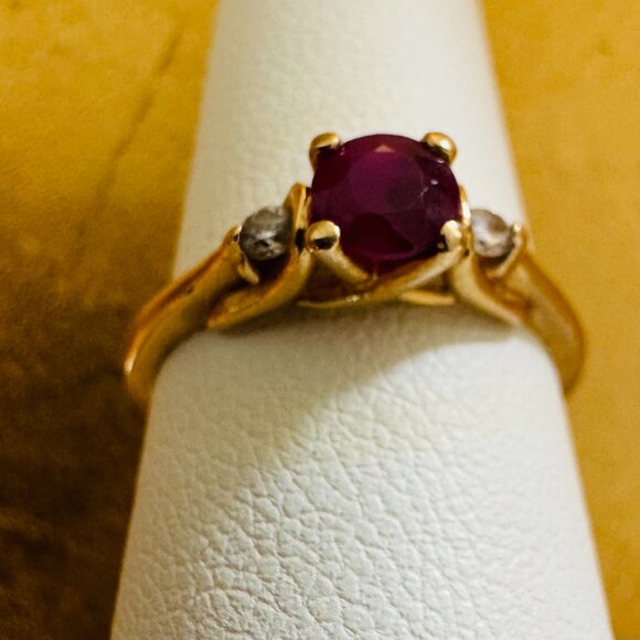 14K Yellow Gold Vintage Ruby Ring Criss Cross size 7 - Picture 1 of 8